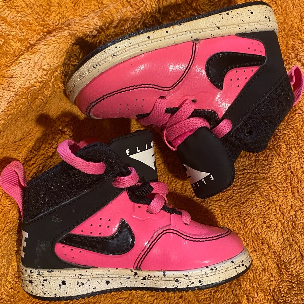 Nike FLIGHT baby size 3 shoes. Great condition!